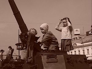 Kinder in Jekaterinburg am 9. Mai